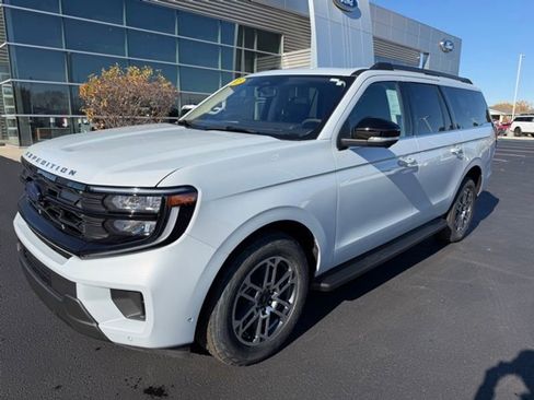 New 2025 Ford Expedition Max Active image 2