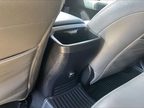 Used 2018 Toyota Tacoma SR5 RWD image 33