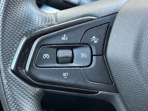 Used 2025 Chevrolet Trax LS w/ LS Convenience Package FWD image 24