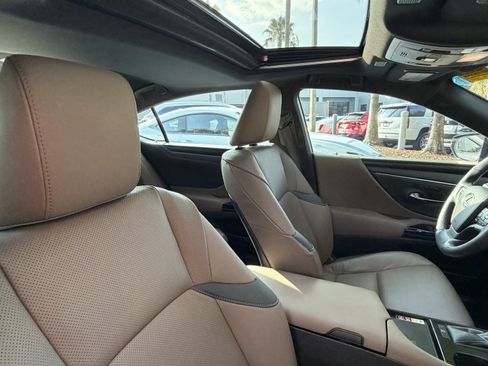 Certified 2023 Lexus ES 250 w/ Premium Package AWD/4WD image 45