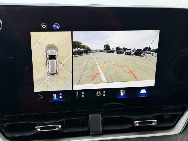 Used 2025 Chevrolet Equinox LT w/ Safety and Technology Package FWD image 16