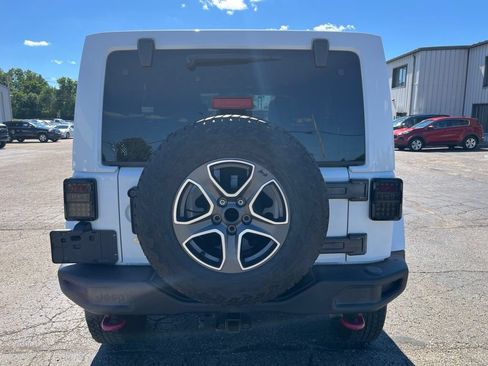 Used 2015 Jeep Wrangler Unlimited Rubicon AWD/4WD image 4