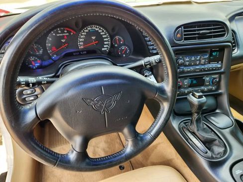 Used 2001 Chevrolet Corvette Convertible w/ Preferred Equipment Group2 RWD image 28