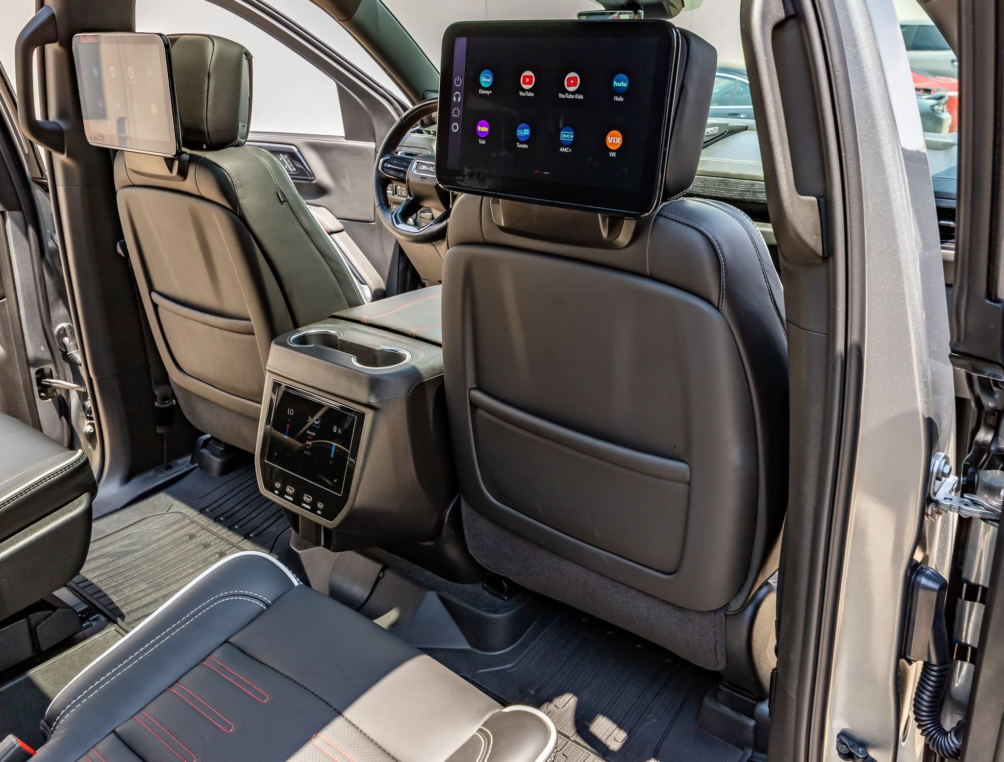 Used 2026 GMC Yukon AT4 Ultimate w/ LPO, Floor Liner Package AWD/4WD image 32