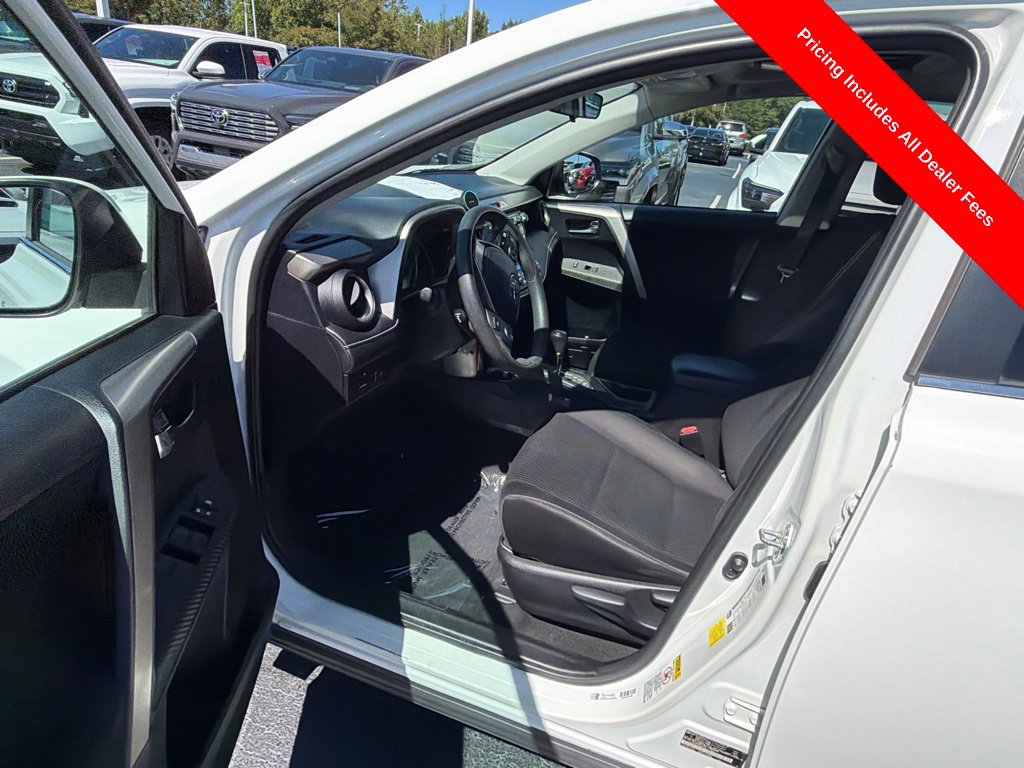 Used 2015 Toyota RAV4 XLE FWD image 5