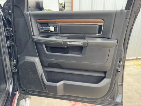 Used 2015 RAM 3500 Laramie image 40