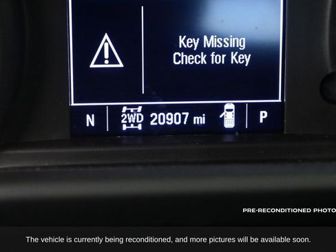 Used 2024 Chevrolet Silverado 1500 Custom Trail Boss w/ Dark Appearance Package image 10