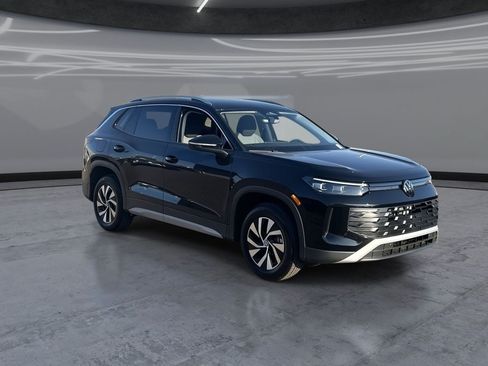 New 2026 Volkswagen Tiguan S AWD/4WD image 2