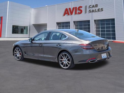 Used 2025 Genesis G70 2.5T RWD image 9
