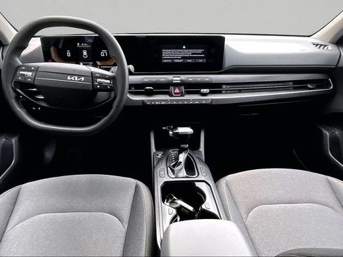Used 2025 Kia K4 FWD image 8