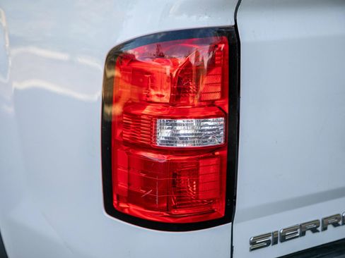 Used 2018 GMC Sierra 1500 2WD Regular Cab image 8