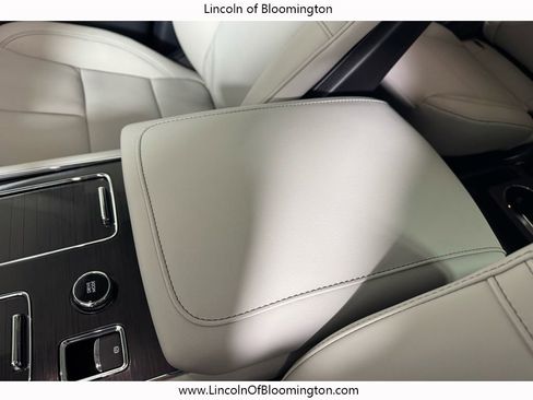 Used 2025 Lincoln Aviator AWD w/ Equipment Group 101A image 30