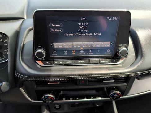 Used 2024 Nissan Rogue SV image 25