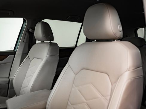 Used 2024 Volkswagen Atlas SE image 22