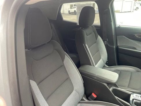 Used 2024 Chevrolet TrailBlazer LT w/ LT Cold Weather Package AWD/4WD image 29