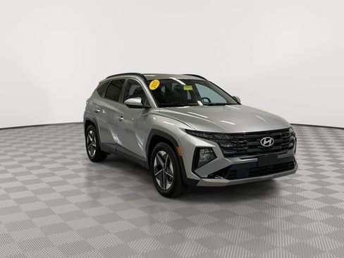 Used 2025 Hyundai Tucson SEL FWD image 2