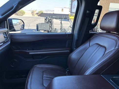Used 2022 Ford Expedition Max Limited image 24