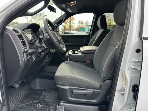 Used 2024 RAM 2500 Tradesman w/ Chrome Appearance Group image 21