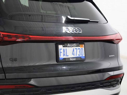Certified 2025 Audi Q5 Premium Plus w/ Premium Plus AWD/4WD image 8