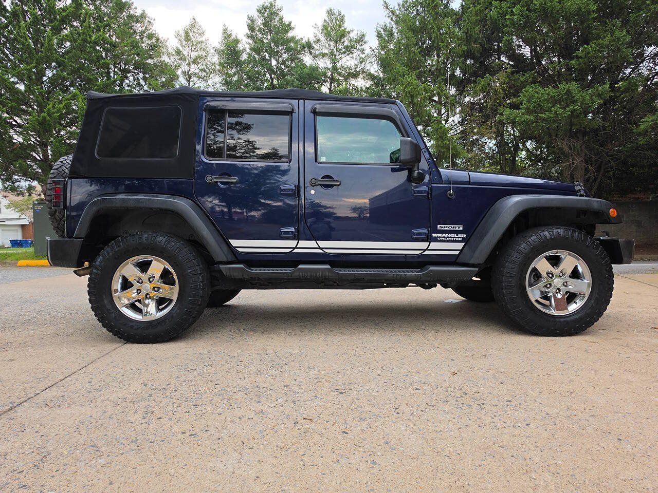 Used 2013 Jeep Wrangler Unlimited Sport AWD/4WD image 3
