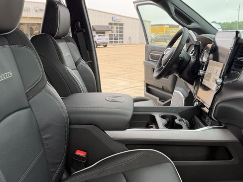 New 2026 RAM 3500 Laramie AWD/4WD image 44
