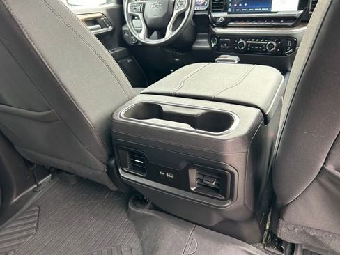 Used 2024 Chevrolet Silverado 1500 LT Trail Boss w/ Convenience Package II AWD/4WD image 17