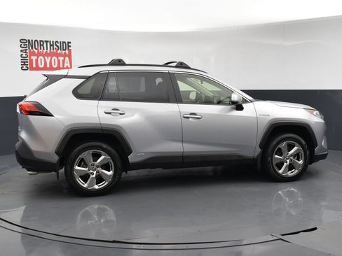 Used 2021 Toyota RAV4 XLE Premium AWD/4WD image 5