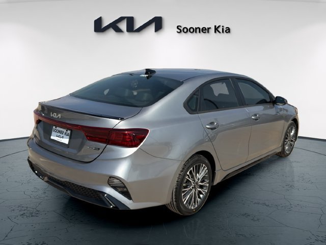 Used 2024 Kia Forte GT-Line w/ GT-Line Premium Package FWD image 6