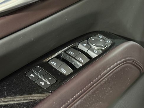 Certified 2023 Cadillac Escalade ESV Sport Platinum AWD/4WD image 31