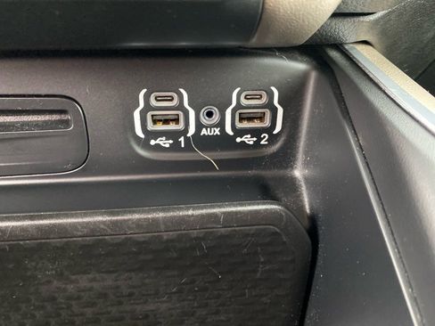 Used 2019 RAM 2500 Laramie w/ Black Appearance Package image 13