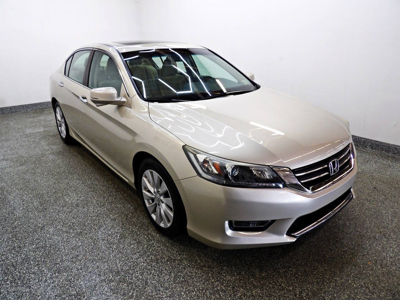 Used 2013 Honda Accord EX image 3
