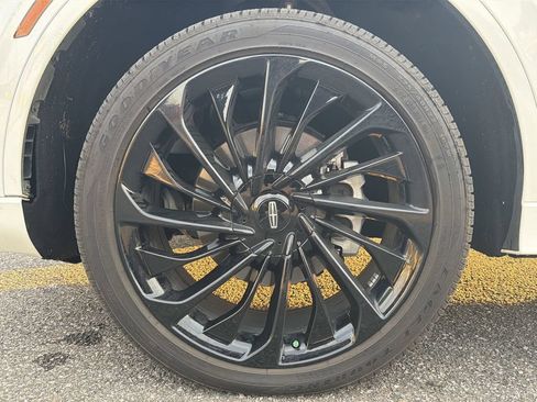 Used 2024 Lincoln Aviator Reserve w/ Equipment Group 201A AWD/4WD image 10