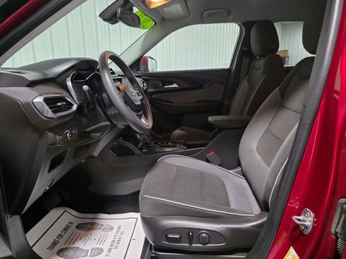 Used 2021 Chevrolet TrailBlazer LT w/ Convenience Package AWD/4WD image 9