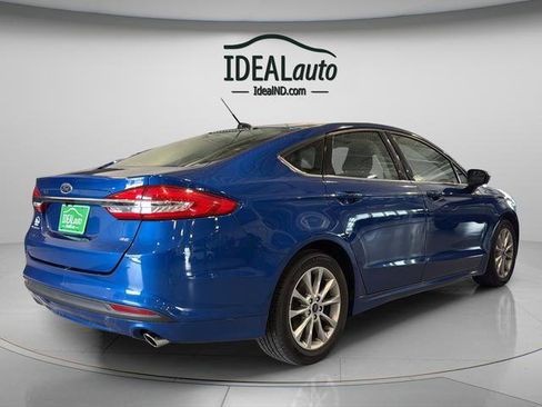 Used 2017 Ford Fusion SE FWD image 14