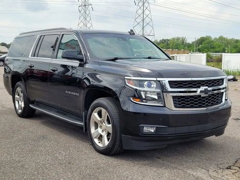 Used 2015 Chevrolet Suburban LT image 12
