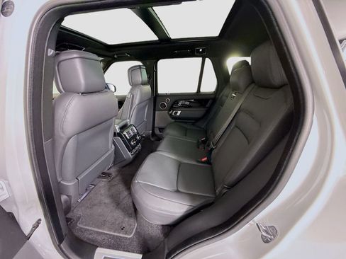 Used 2021 Land Rover Range Rover HSE image 22