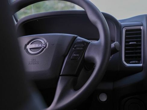 Used 2022 Nissan Frontier SV RWD image 47