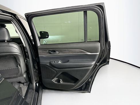 Used 2023 Jeep Grand Cherokee L Limited w/ Black Appearance Package RWD image 33