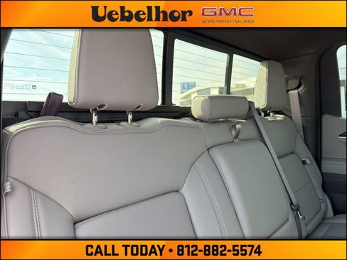 New 2026 GMC Sierra 1500 SLT w/ SLT Premium Plus Package AWD/4WD image 5