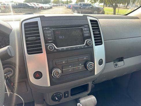 Used 2017 Nissan Frontier SV AWD/4WD image 23