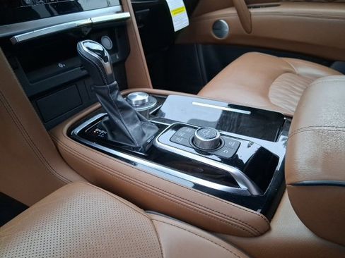 Used 2024 INFINITI QX80 Sensory image 12