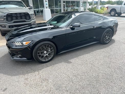 Used 2015 Ford Mustang Coupe RWD image 2