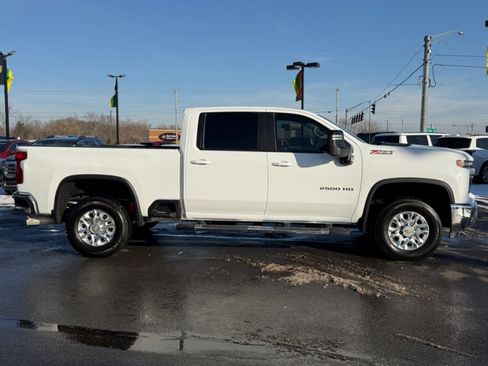 Used 2024 Chevrolet Silverado 2500 LT image 9