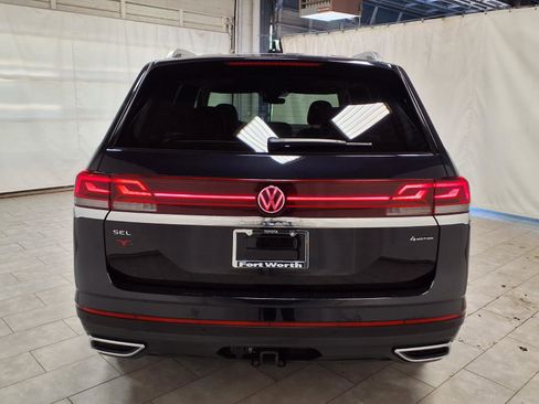 Used 2025 Volkswagen Atlas SEL AWD/4WD image 8