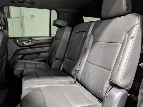 Used 2023 Chevrolet Suburban Z71 w/ Luxury Package AWD/4WD image 17