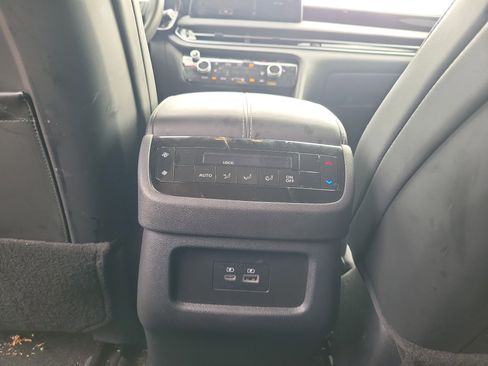 Certified 2025 INFINITI QX60 Pure image 11