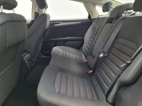 Used 2019 Ford Fusion SE FWD image 18