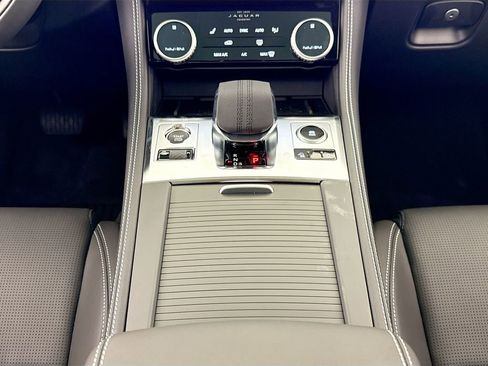Used 2025 Jaguar F-PACE R-Dynamic S image 12