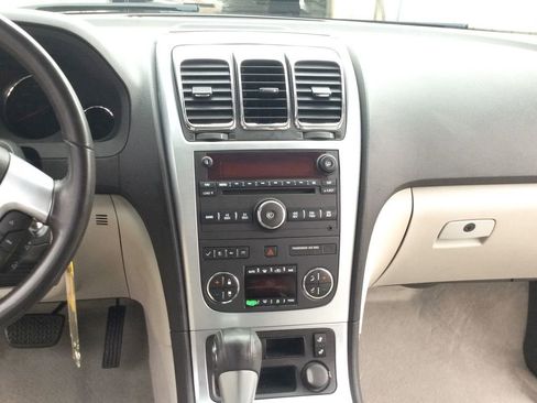 Used 2008 GMC Acadia SLT w/ Cargo Convenience Package image 28