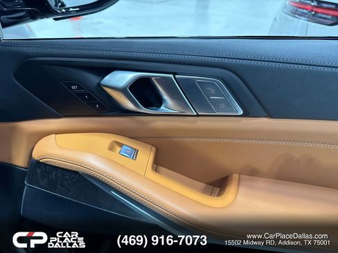 Used 2022 BMW X7 xDrive40i w/ M Sport Package AWD/4WD image 25
